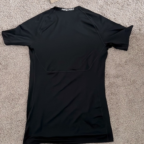 Nike DRI-FIT Training Shirt (Mens) - Picture 2 of 5